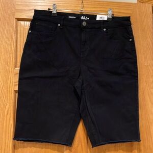 Style & Co Bermuda short women’s size 14 deep black 5 pocket fringe bottom